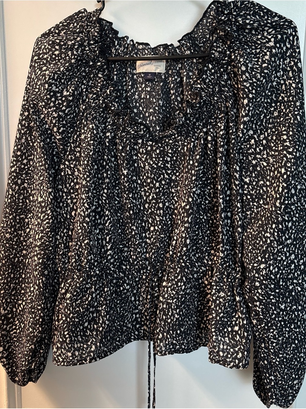 Universal Thread Black and White Speckled Ruffle Top